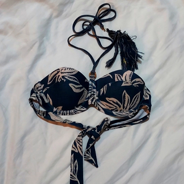 Basic House Bikini Top